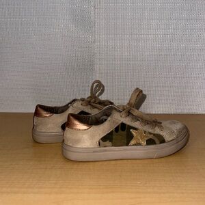 SHU SHOP- PAULA Camo Sneakers Girls Size 1